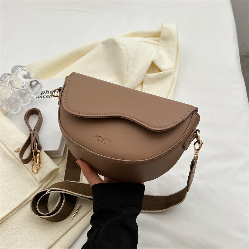 Women’s Vintage Saddle Crossbody Bag – Minimalist Underarm Shoulder Purse