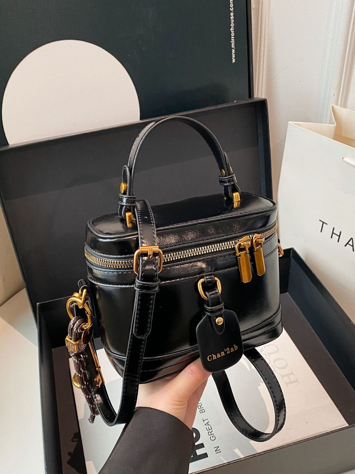 Women’s Premium Vintage Bucket Bag - Retro Chic Top Handle Crossbody Purse for Stylish Casual Use