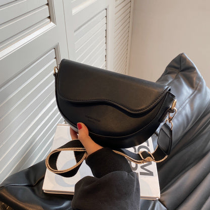 Women’s Vintage Saddle Crossbody Bag – Minimalist Underarm Shoulder Purse